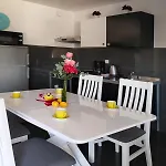 Rafael 3*