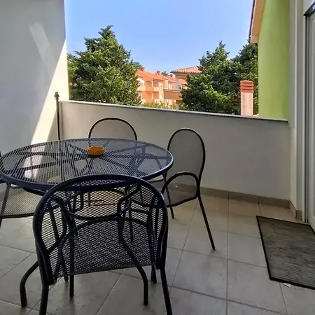 Lägenhetshotell Rafael *